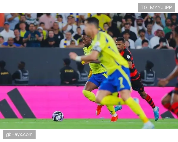 亚冠联赛精彩瞬间分析：惊艳世界波如何点燃球场热情