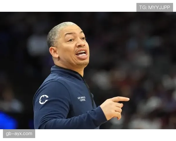 为什么同一动作,裁判有时吹犯规有时却放行? 为什么同一动作,裁判有时吹犯规有时却放行?