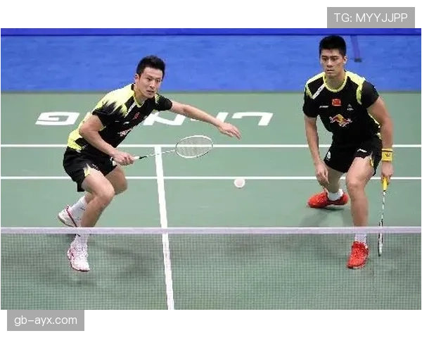 傅海峰退役后住广州豪宅，每天五点起床陪老婆买菜